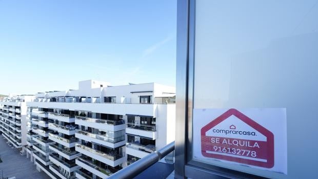 El 'boom' de compra de vivienda dispara el precio de venta, pero el alquiler sigue a la baja