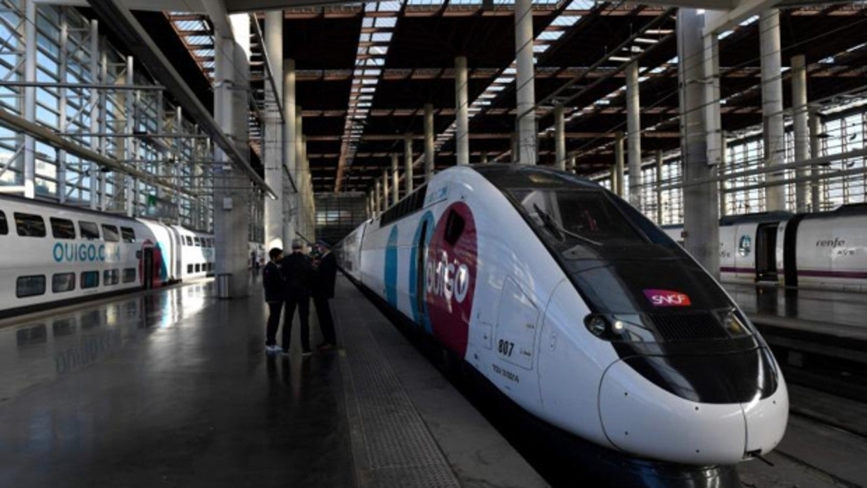 Un tren Ouigo de la francesa SNCF en la estación de Atocha (Madrid)