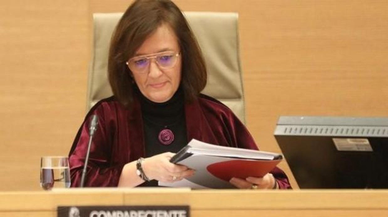 La presidenta de la Autoridad Fiscal, Cristina Herrero, en una comparecencia parlamentaria