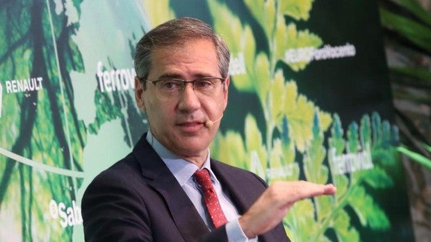 Ferrovial sale de pérdidas y gana 1.200 millones en 2021 gracias a la mejora del tráfico y a la construcción