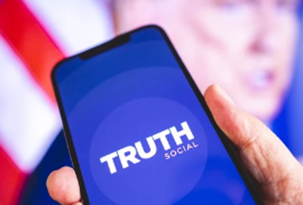 Trump lanza ‘Truth Social’, un púlpito del maestro del automarketing en medio de la tensión mundial