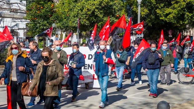 Siete trabajadores despedidos en la fábrica de Santa Bárbara en Sevilla rechazan su readmisión