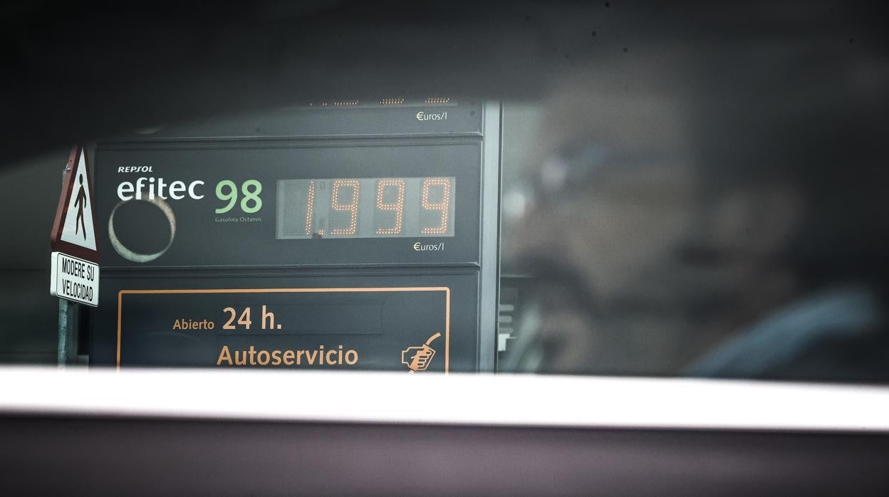 El gasóleo se vende ya por encima de los dos euros el litro en más de ochenta gasolineras de España