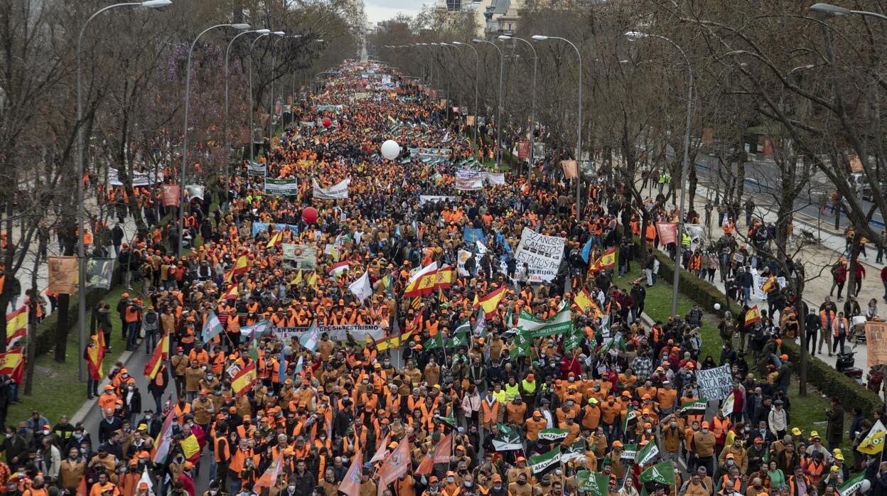 Los manifestantes ‘tomaron’ el Paseo de la Castellana, el corazón financiero de Madrid