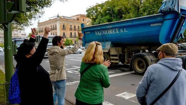 Los transportistas rompen la cadena de suministro en Andalucía