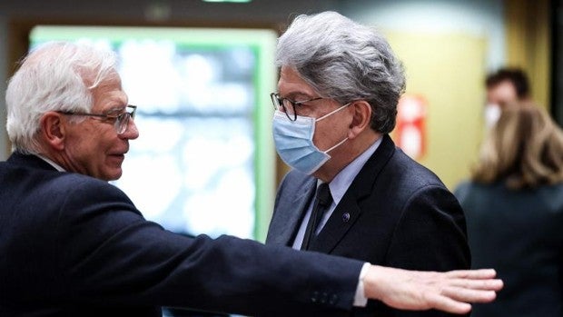 La UE aprueba la ley para poner bajo control la actividad en Europa de los gigantes tecnológicos