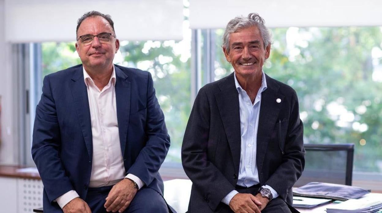 Jesús Vidal, CEO de Konecta, y José María Pacheco, presidente y fundador de la multinacional