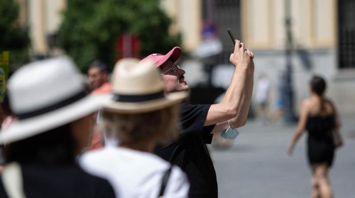 Turistas en el centro de Sevilla