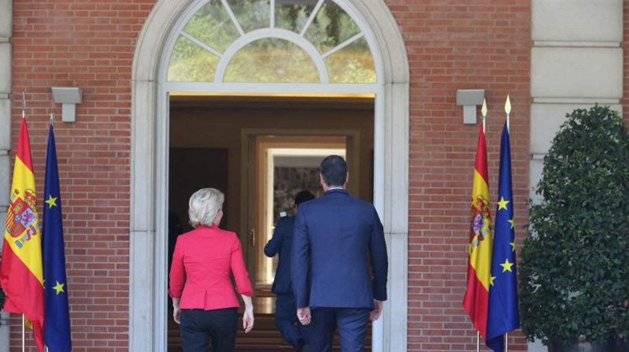 Reunión en el palacio de La Moncloa de Pedro Sánchez con la presidenta electa de la Comisión Europea, Ursula von der Leyen