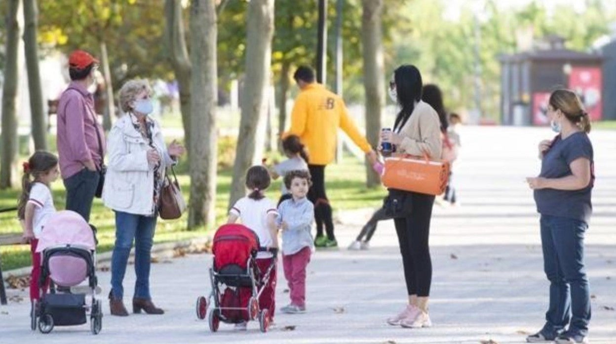 Algunas comunidades autónomas permiten deducirse gastos escolares en la declaración.