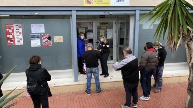 Más de 100.000 vacantes se quedan sin cubrir en la España de los más de tres millones de parados