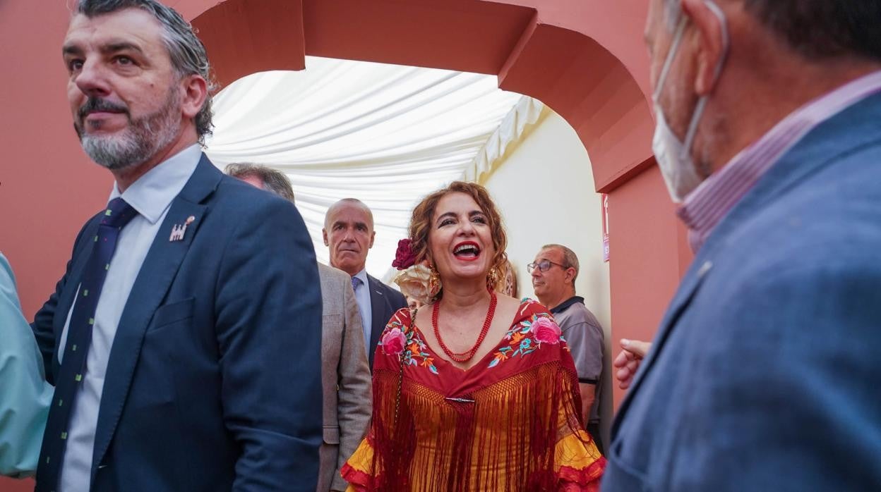 La ministra María Jesús Montero, el pasado jueves en la caseta de UGT de la feria de Sevilla