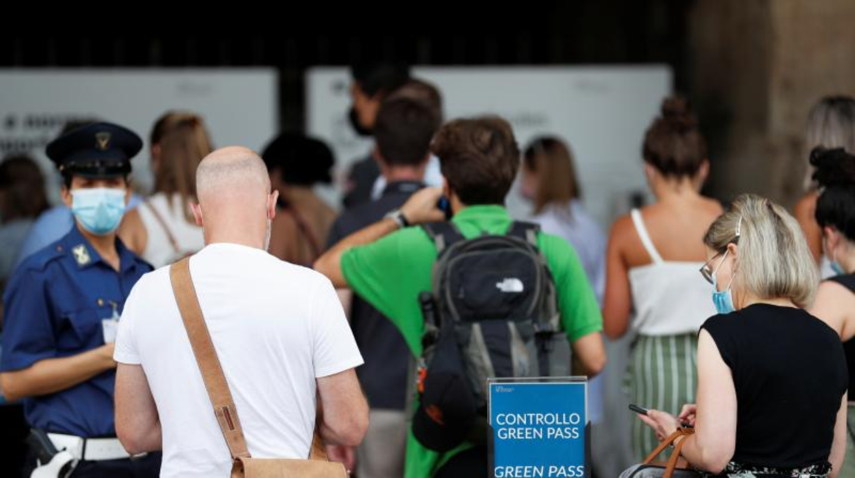 Turistas en Roma