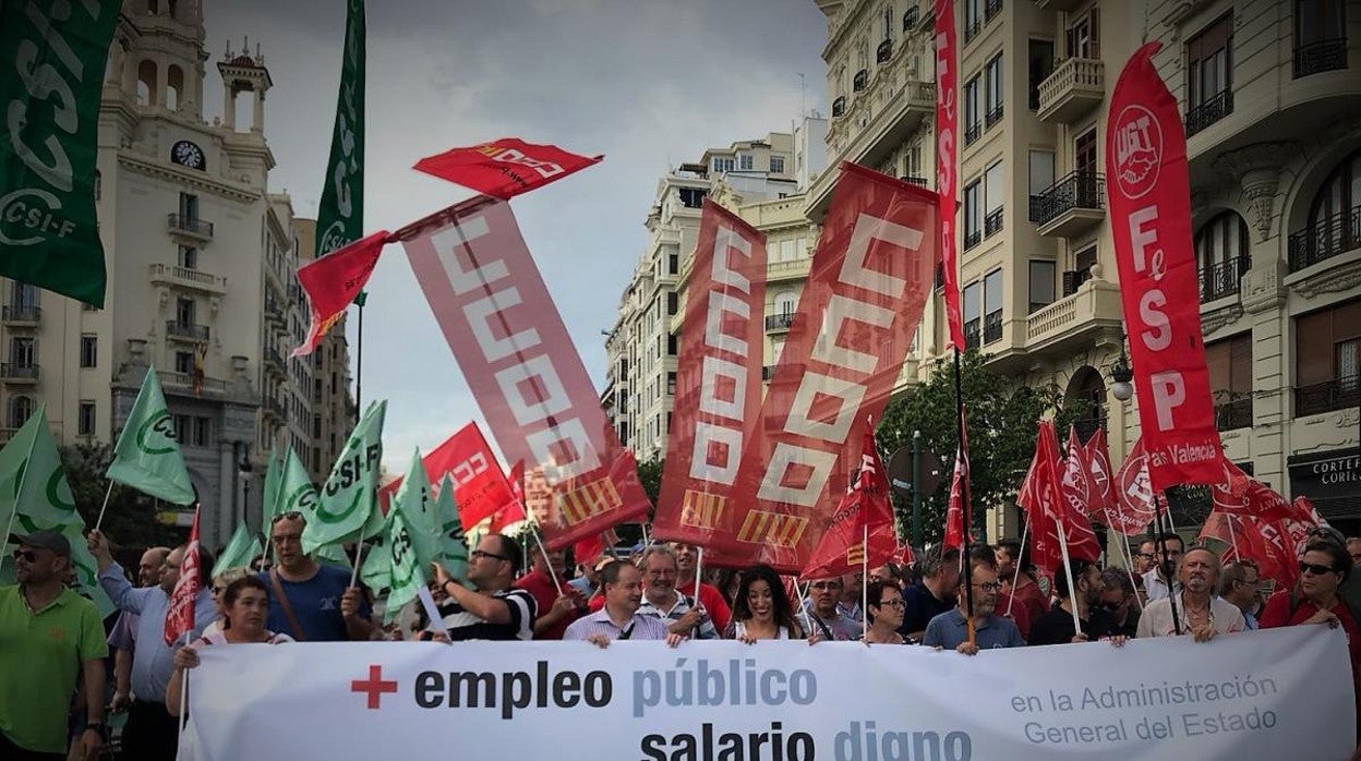 Imagen de una movilización de funcionarios