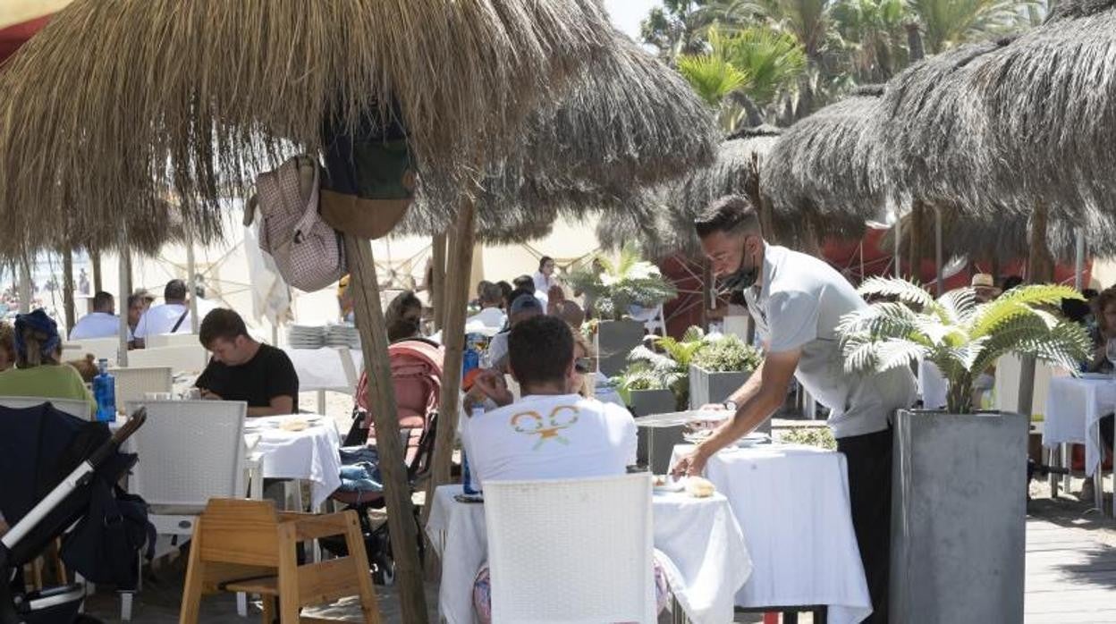 Faltarán empleados en las zonas de costa este verano