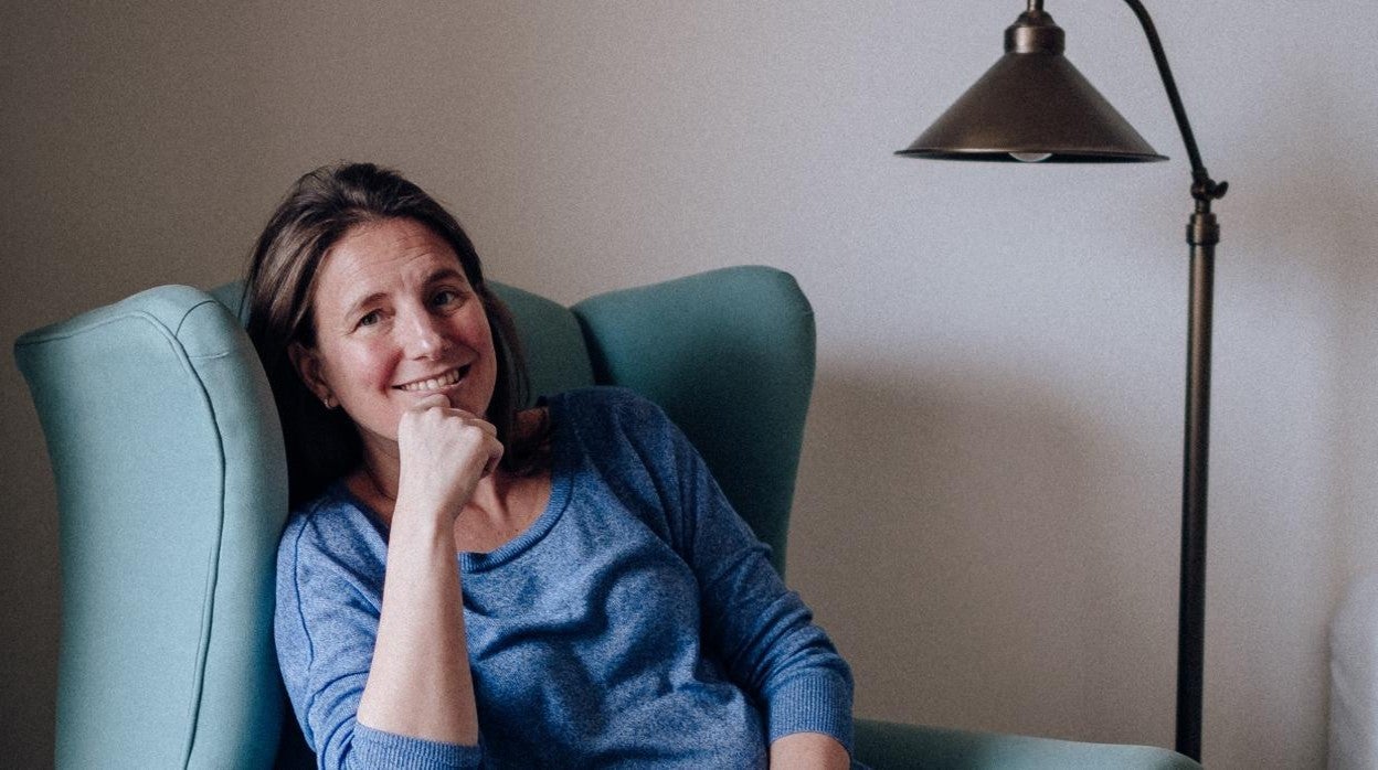 Natalia de Santiago, autora del libro «Invierte con poco»