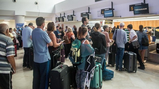 Qué debes saber y qué derechos tienes si tu vuelo está afectado por una huelga