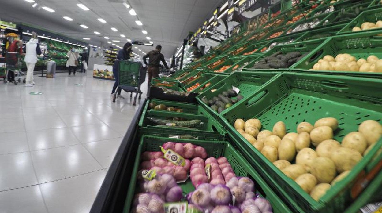 Los precios desbocados se han convertido en una amenaza para el poder adquisitivo de los ciudadanos y sus ahorros