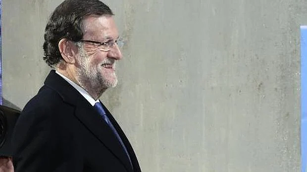 Rajoy vería «muy fuerte» un tripartito PSOE-Podemos-Ciudadanos contra él