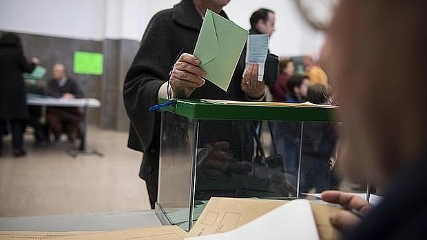 ¿Cómo influyen en las elecciones el voto en blanco, el voto nulo y la abstención?