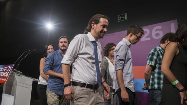 Pablo Iglesias tras su discurso en la noche electoral del 26-J