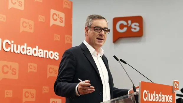 Villegas: «La única forma de llegar a algún acuerdo es que el PSOE se pueda al menos abstener»