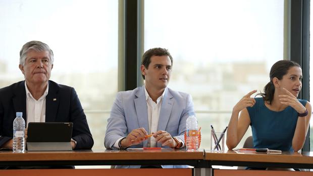 Rivera: «Estamos esperando a que quien quiere gobernar mueva ficha»