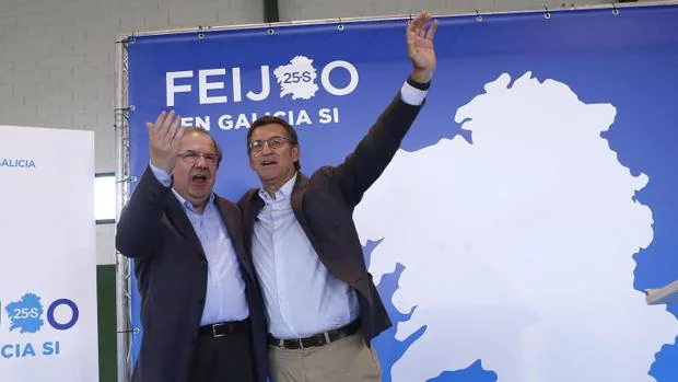 Herrera junto a Núñez Feijóo durante un acto de la campaña gallega
