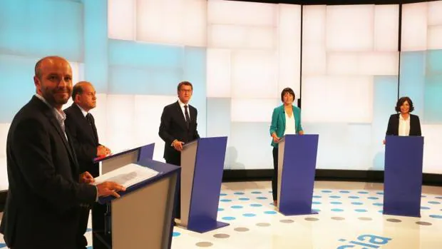 Los cinco candidatos durante el debate organizado en la TVG