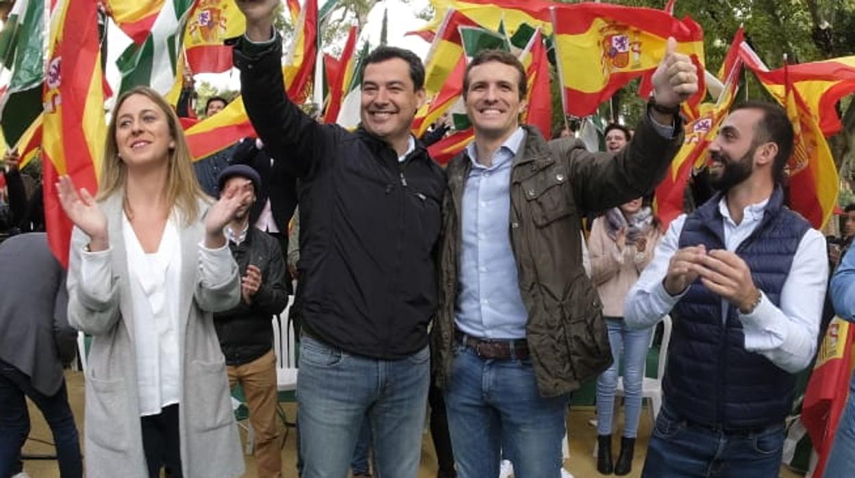 Moreno y Casado durante la clausura de un acto de Nuevas Generaciones