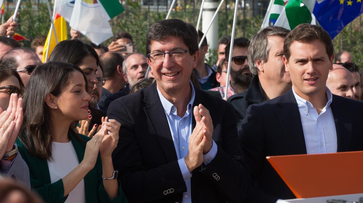 Inés Arrimadas, Juan Marín y Albert Rivera, este sábado en Sevilla