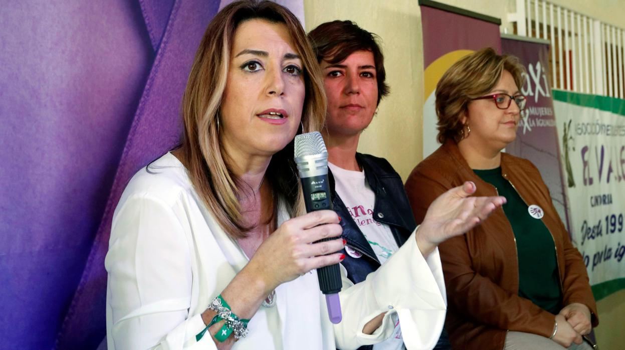 Susana Díaz en el foro organizado por la Federación de Asociaciones de Mujeres del Almanzora en Olula