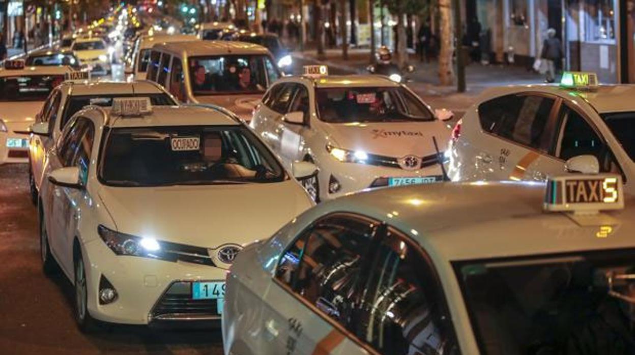 Concentracion de taxistas sevillanos