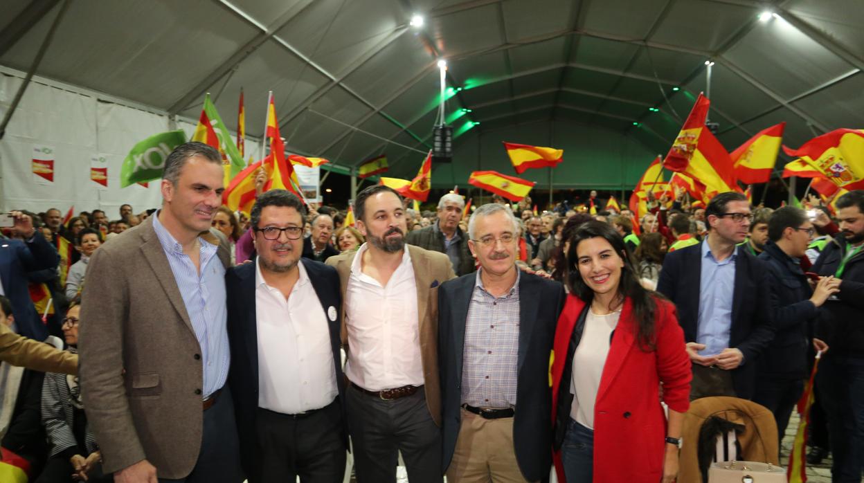 En Sevilla, mitin de cierre de campaña de VOX con la participación de su presidente, Santiago Abascal, y del candidato a la Presidencia de la Junta, Francisco Serrano