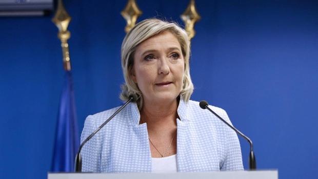 Marine Le Pen felicita a Vox por su posible resultado en las elecciones andaluzas
