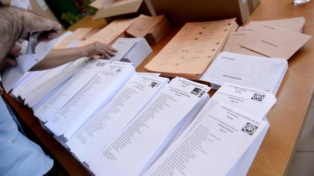 La diferencia entre el voto en blanco y el voto nulo: ¿A quién beneficia cada uno?