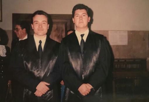 Espadas, en el momento de su graduación en Derecho por la Hispalense en 1988