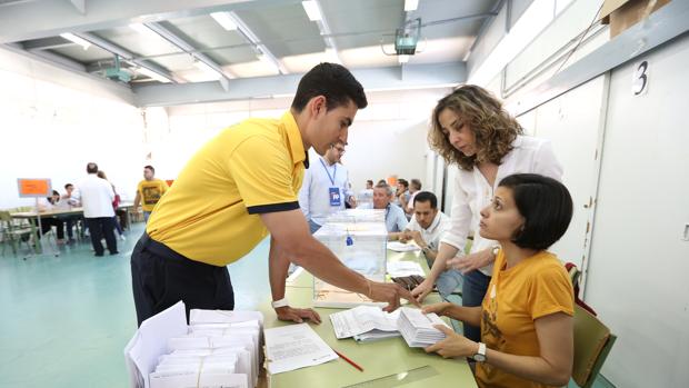 Cuándo es el sorteo de las mesas electorales de las elecciones generales del 10 de noviembre