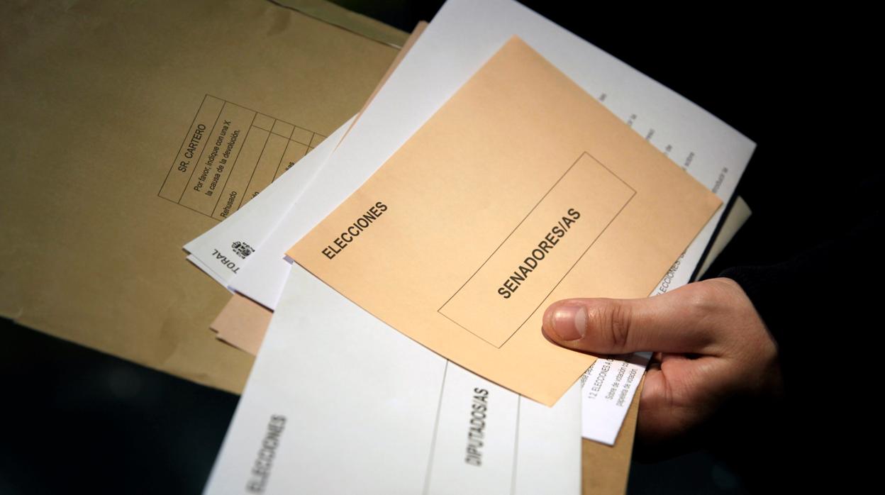 Muchos son los electores que ejercen el voto por correo