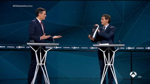 Albert Rivera se centra ya en un debate marcado en rojo por Ciudadanos