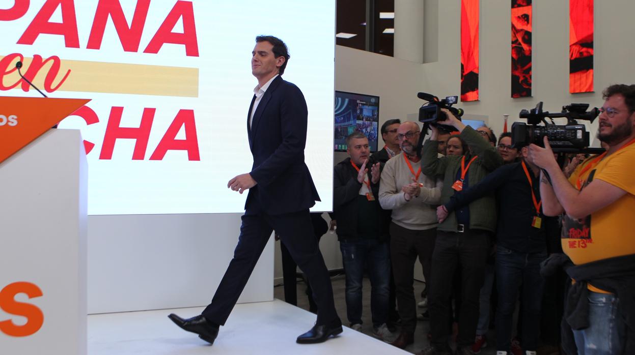 Albert Rivera, al dirigirse a sus militantes en su sede de la calle de Alcalá