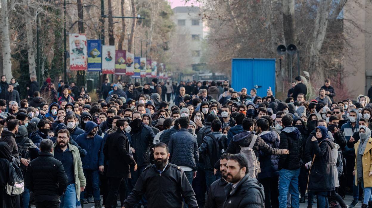 Protesta contra el régimen ayer en la Universidad de Teherán