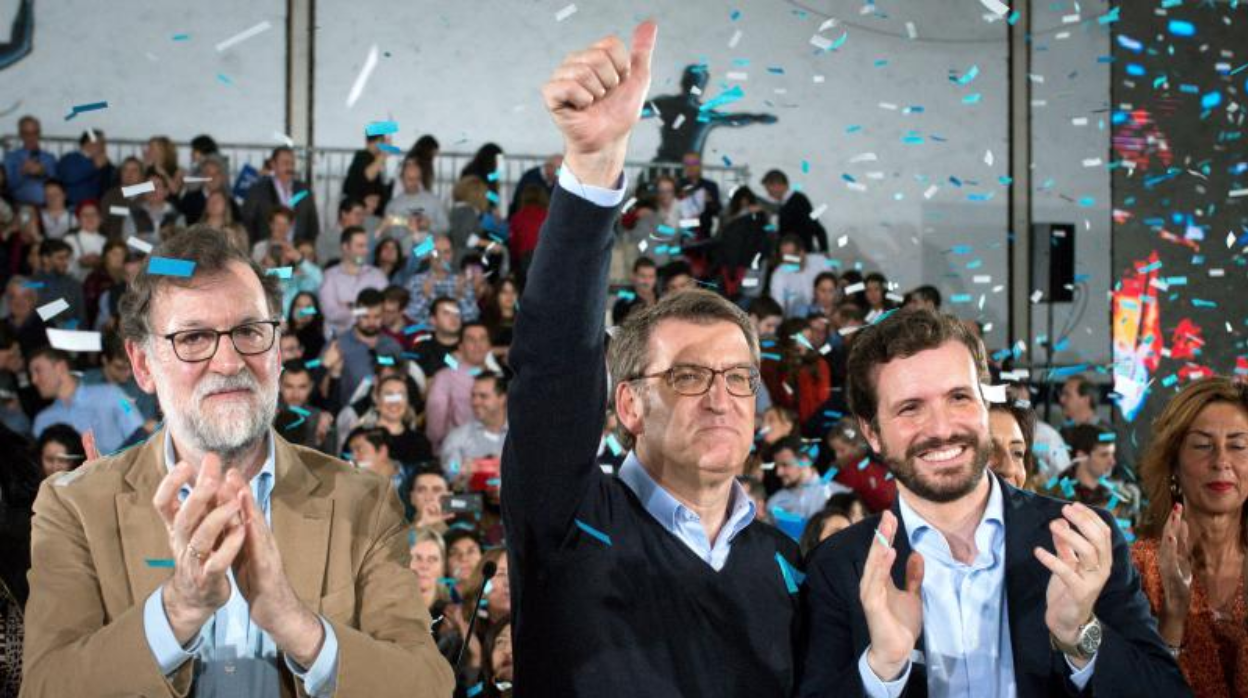 Rajoy, Feijóo y Casado, en un acto en marzo para las anteriores elecciones gallegas