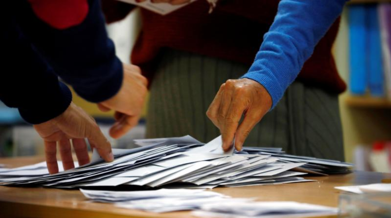 Recuento de votos, en una foto de archivo