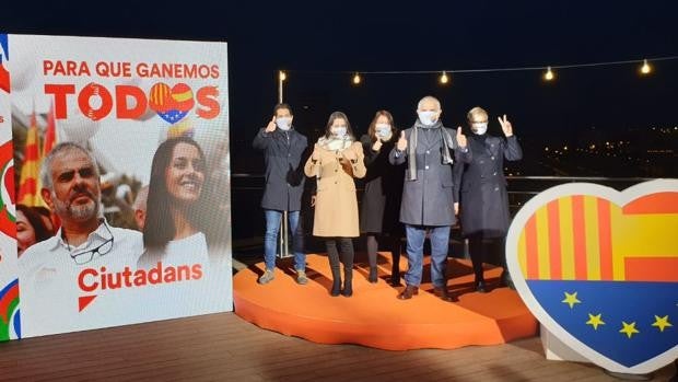 Ciudadanos se encomienda a Arrimadas para salvar su peso en Cataluña