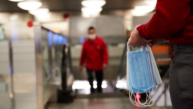 Contagiados de coronavirus: prohibido salir salvo para votar en las elecciones catalanas