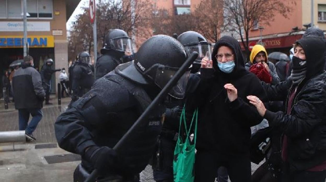 Los disturbios se han producido tras la visita del líder de Vox, Santiago Abascal