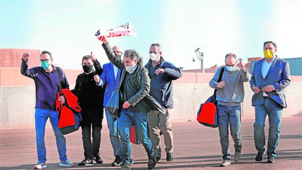 De los presos a la (no) PCR de Illa, una campaña electoral que superó al Covid-19