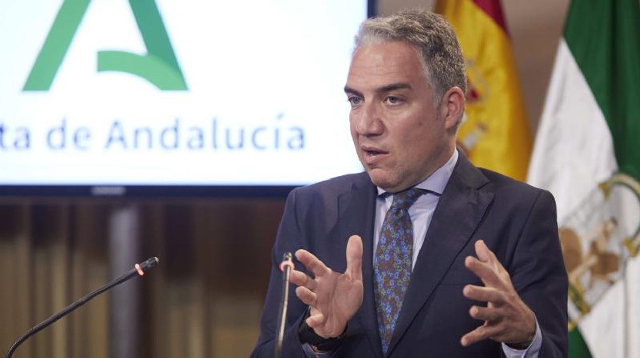 El consejero de Presidencia, Elías Bendodo, durante la rueda de prensa tras el Consejo de Gobierno de la Junta de Andalucía en el Palacio de San Telmo, a 3 de mayo de 2022