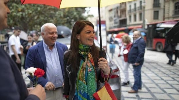 Los juzgados avalan a Olona y acaban casi por completo con las vías para impedir su candidatura al 19-J